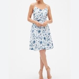 GAP Fit & Flair Blue Floral Cami Summer Dress Ruched Back Lined Women’s Sz M